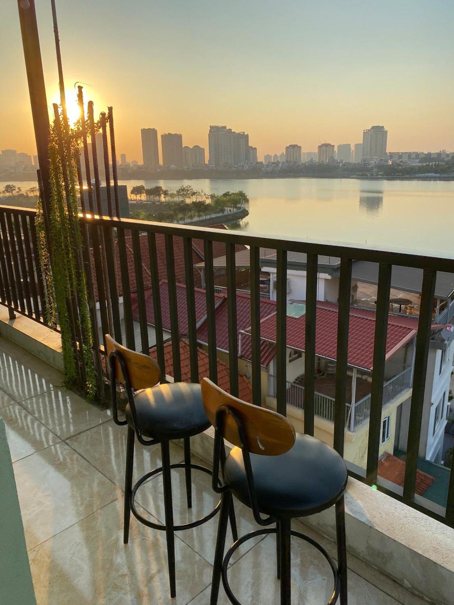Luxe Paradise Residence 76 To Ngoc Van Hanoi Exteriör bild